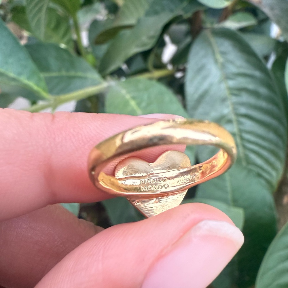 Mondo Mondo Archive • Heart Ring 💛 - Picture 4 of 8